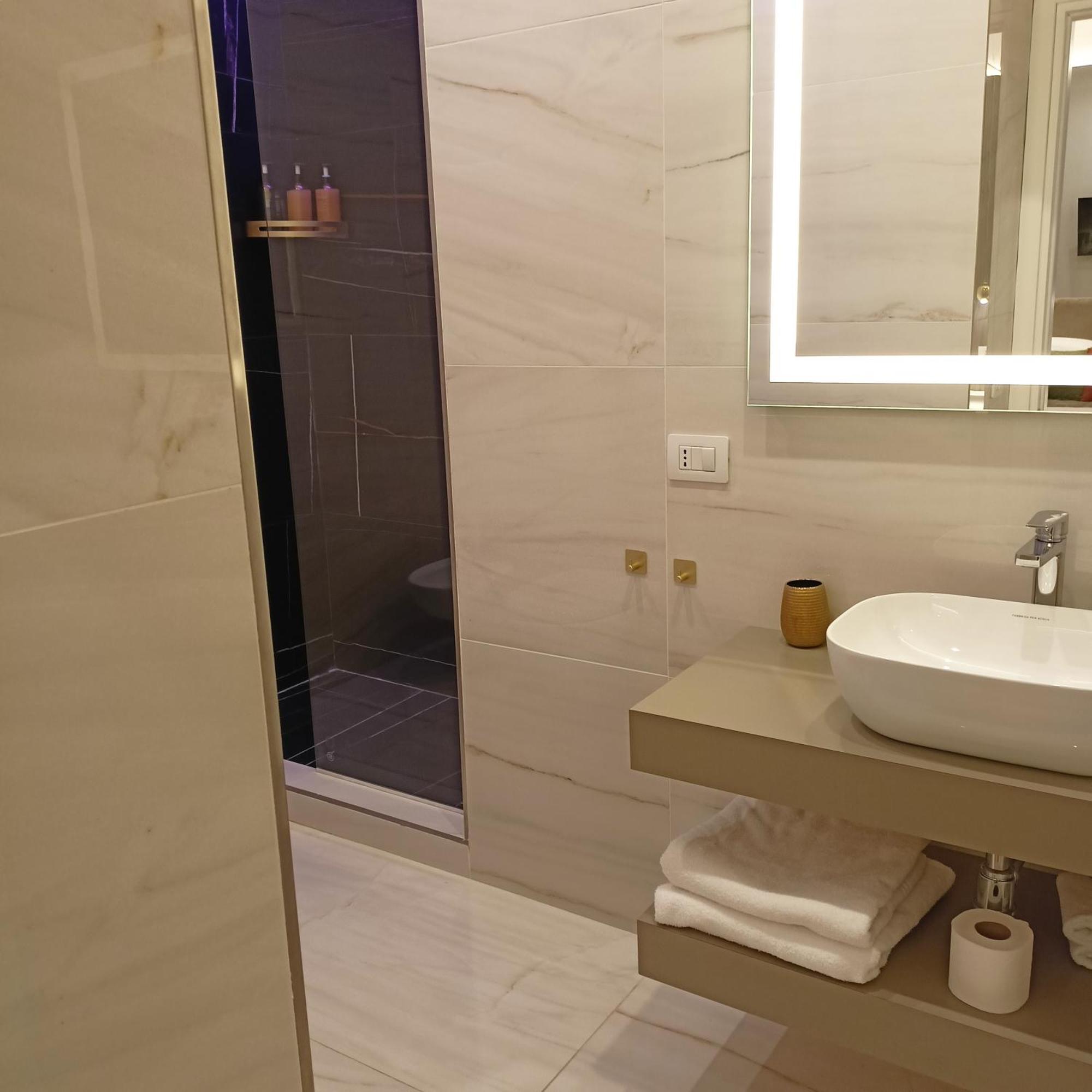 La Lepre Bovio Hotell Neapel Exteriör bild