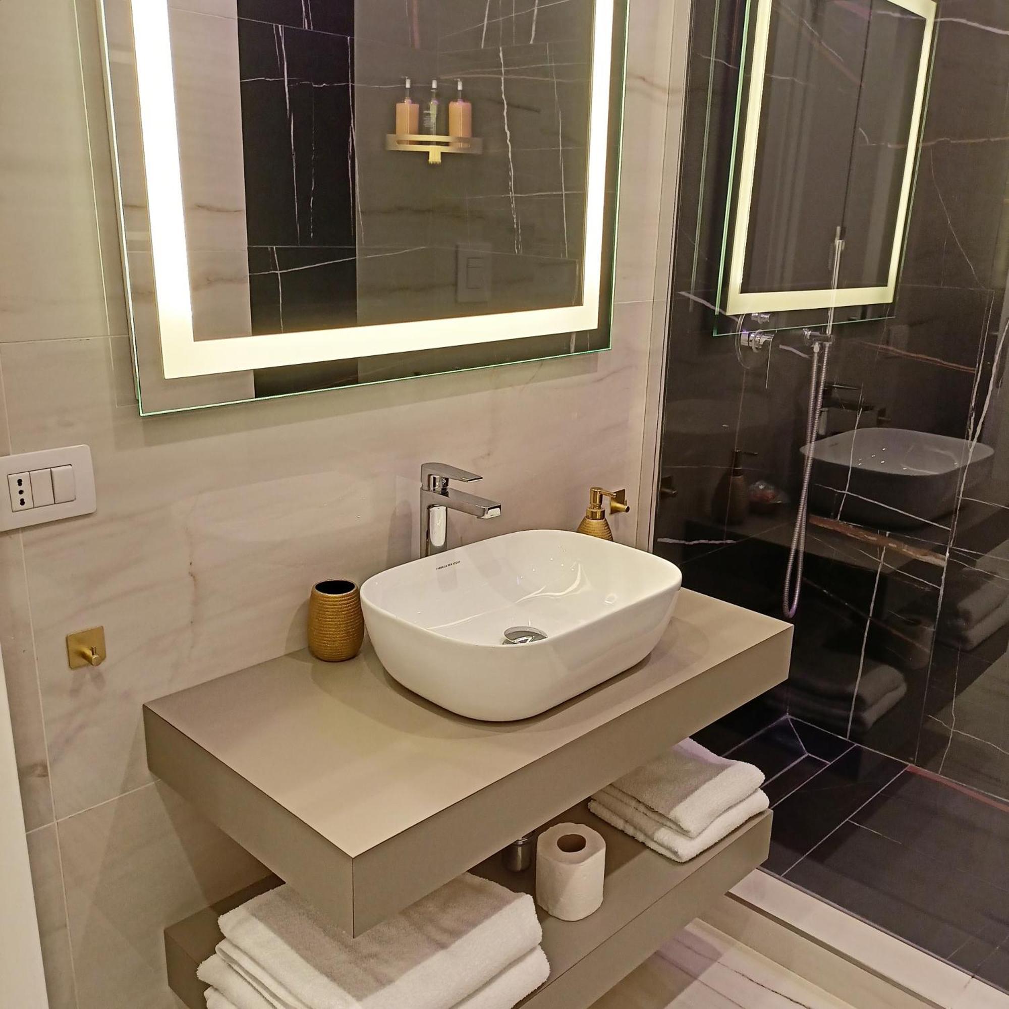 La Lepre Bovio Hotell Neapel Exteriör bild
