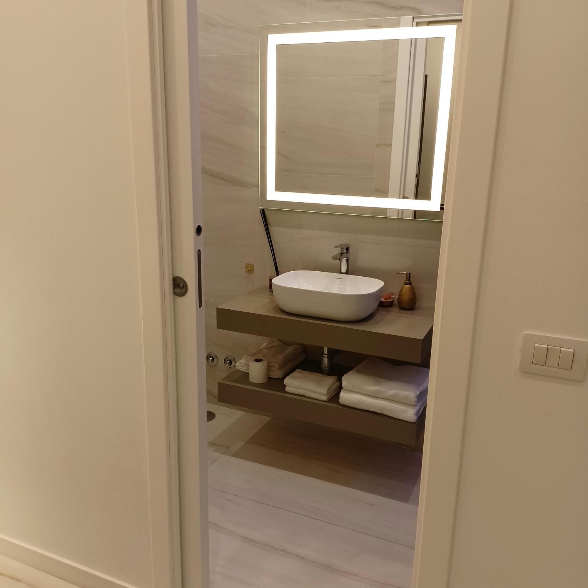 La Lepre Bovio Hotell Neapel Exteriör bild