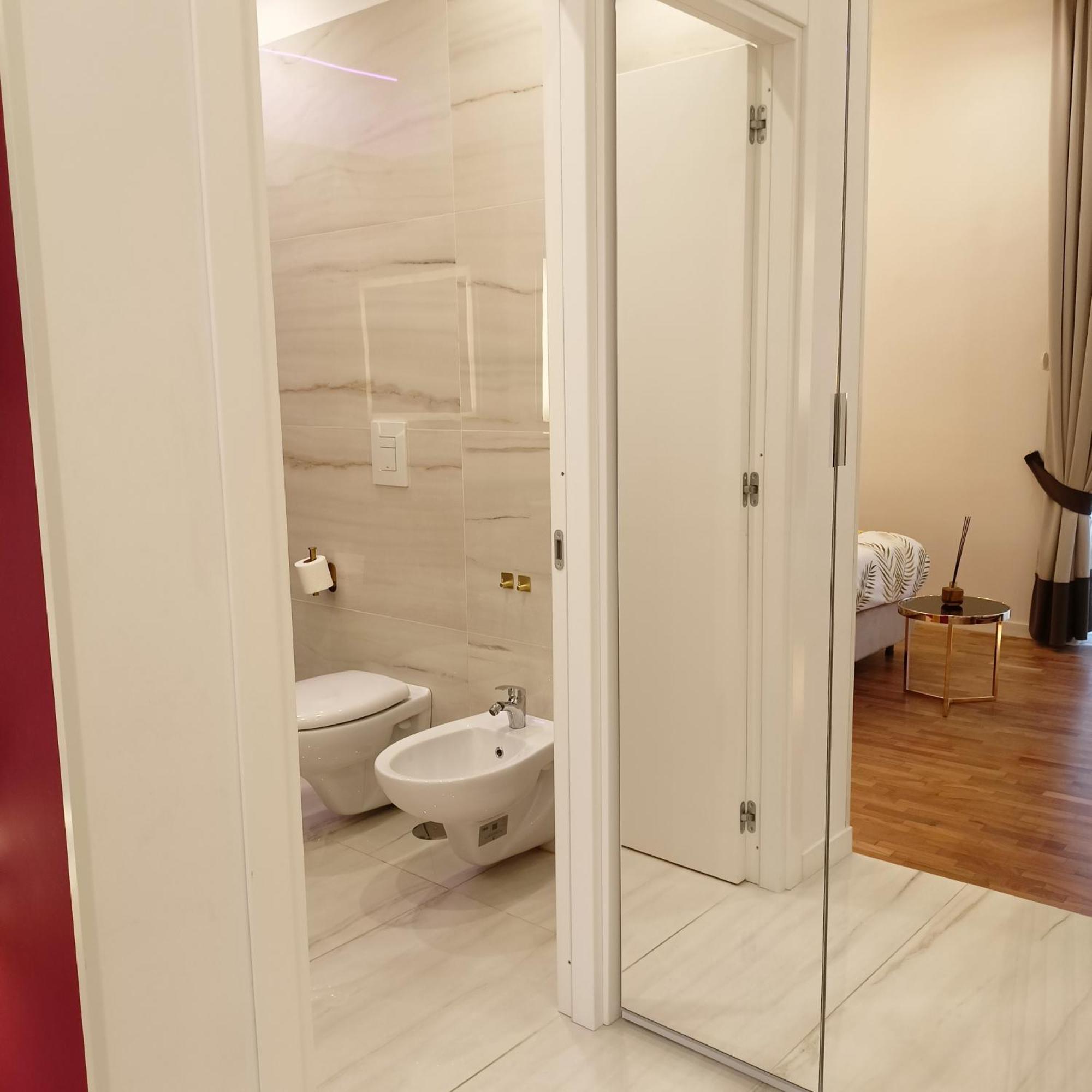 La Lepre Bovio Hotell Neapel Exteriör bild