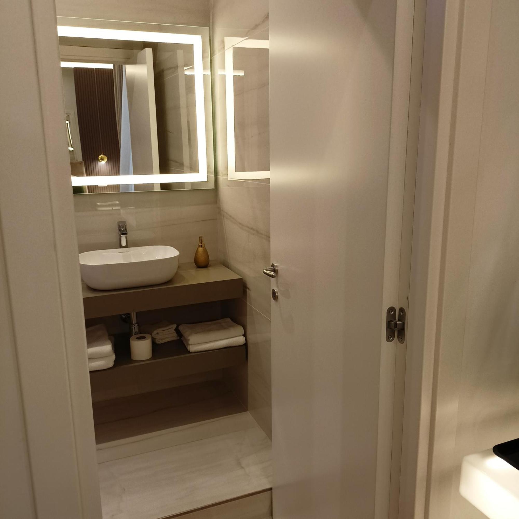 La Lepre Bovio Hotell Neapel Exteriör bild
