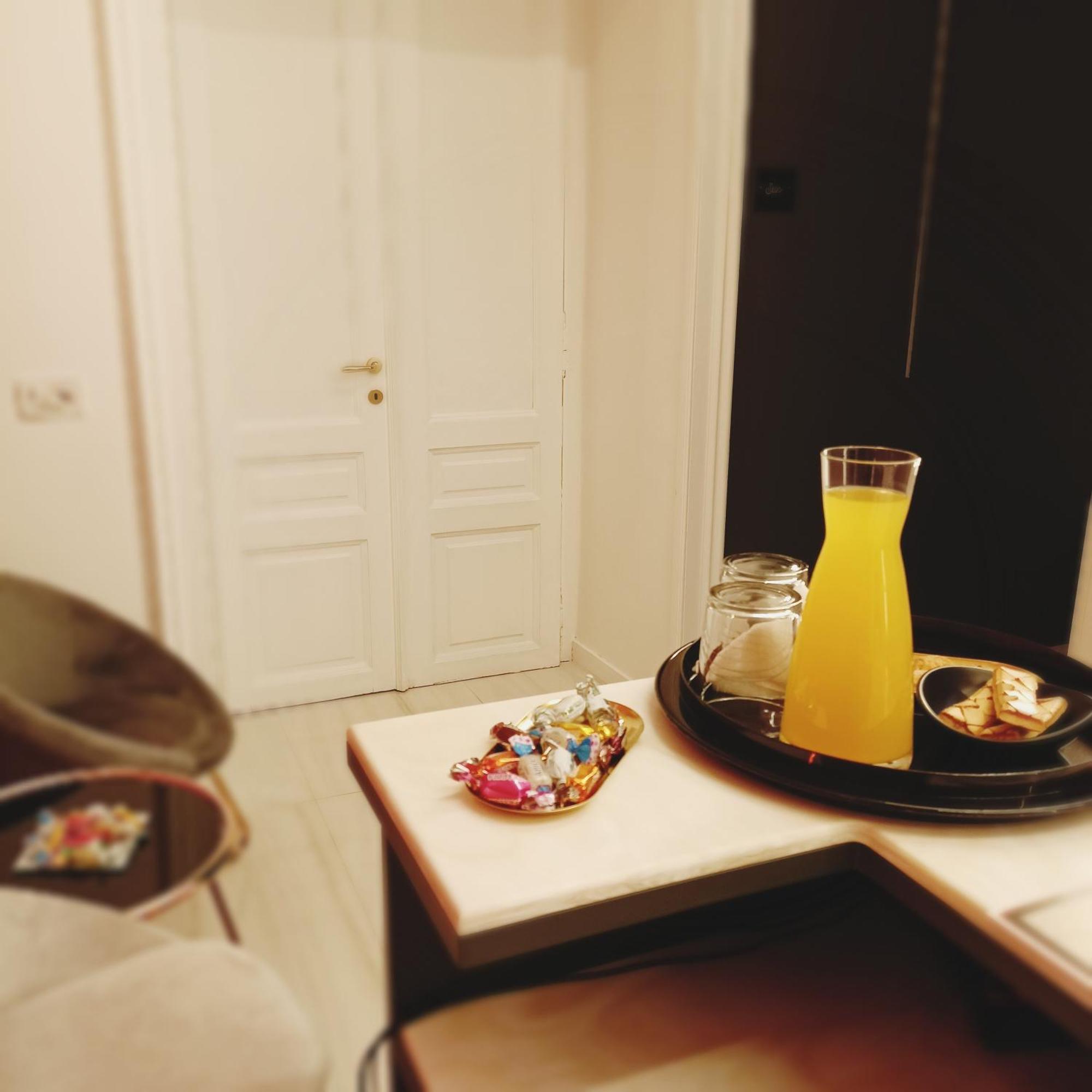La Lepre Bovio Hotell Neapel Exteriör bild
