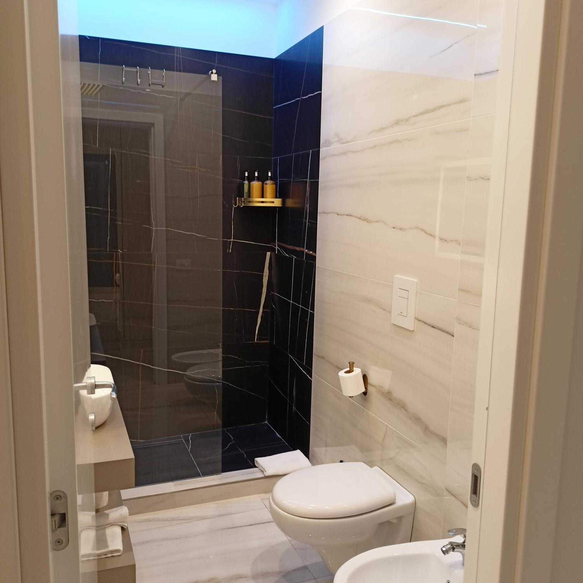 La Lepre Bovio Hotell Neapel Exteriör bild
