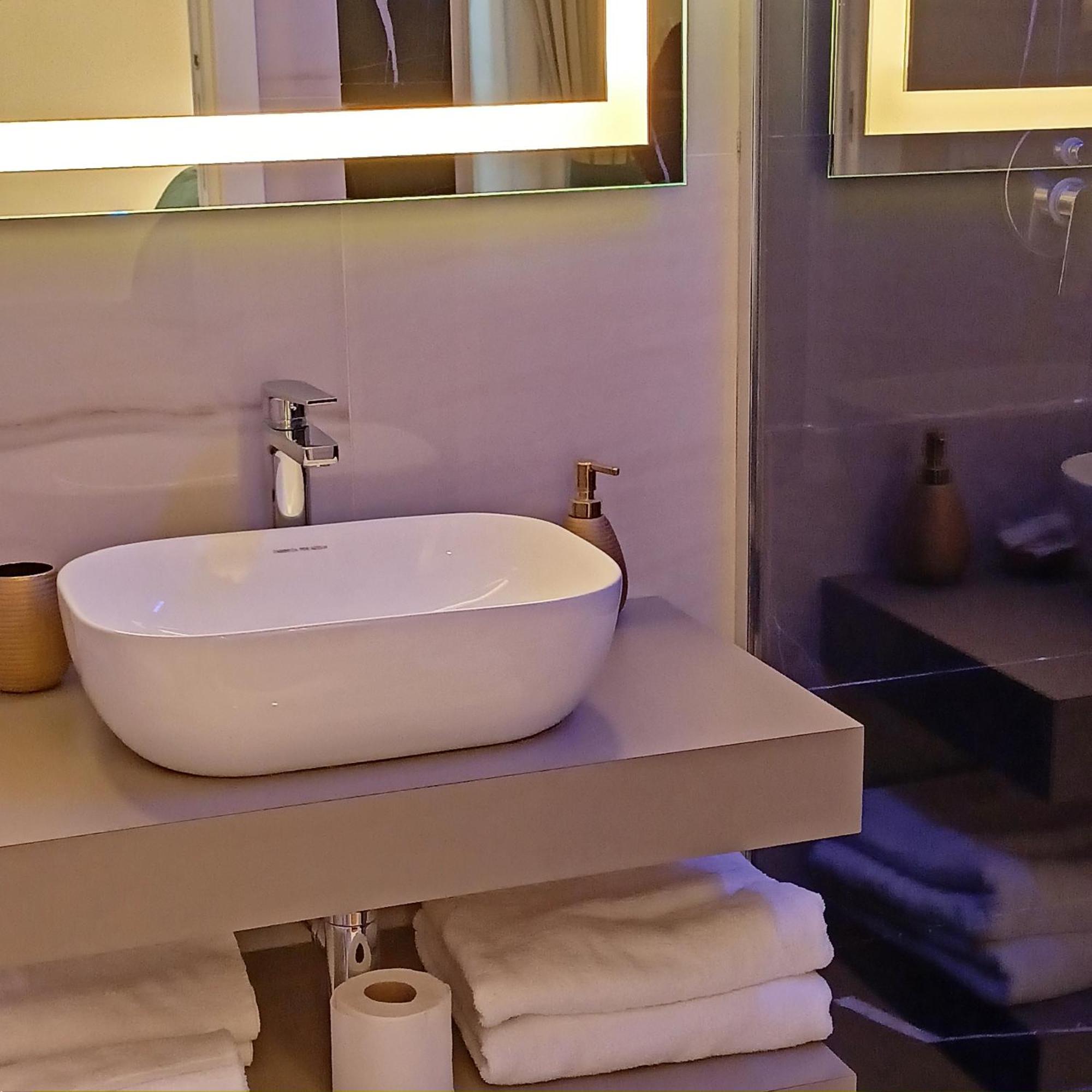 La Lepre Bovio Hotell Neapel Exteriör bild