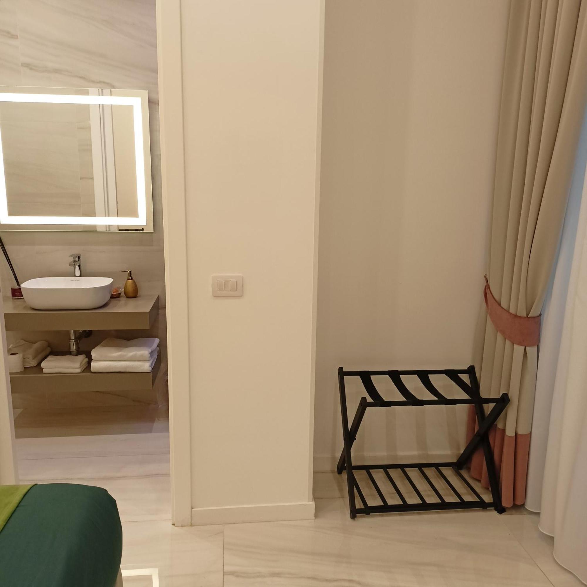 La Lepre Bovio Hotell Neapel Exteriör bild